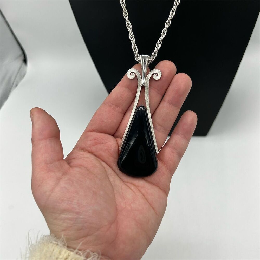 Vintage Avon Black Teardrop Pendant Necklace Statement Jewelry - Picture 2 of 4
